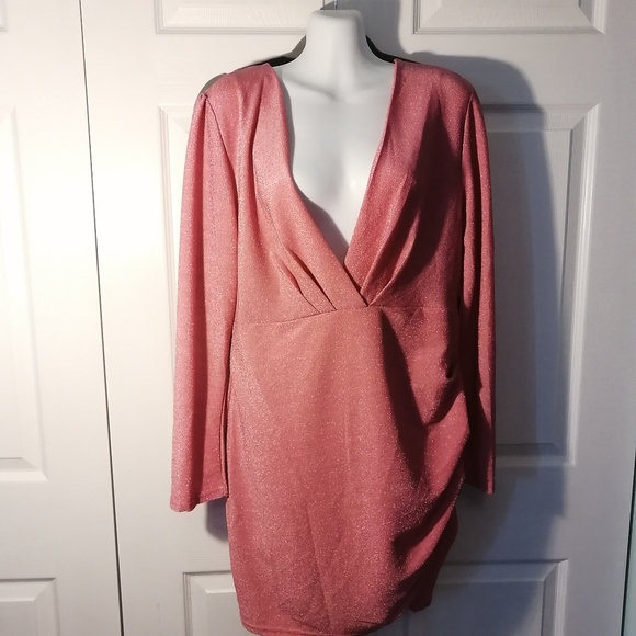 Sexy! Sparkly! Dark Pink 🩷 Plunge Neckline Bodycon Dress - Picture 5 of 7